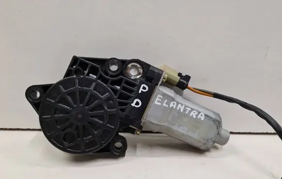 Hyundai Elantra Front door window regulator motor 824802D062 HX0615RX5