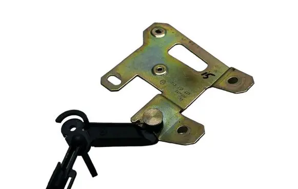 Volkswagen Touareg I Bracket in trunk/boot 7L6827425