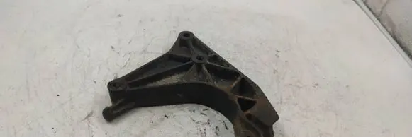 Opel Zafira A Engine mounting bracket
