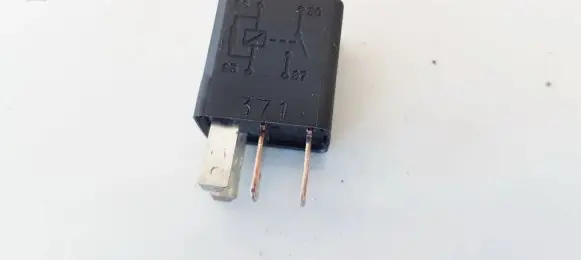 Opel Zafira A Other relay 24432680 70221