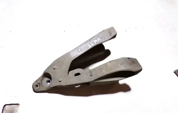 Volkswagen Transporter - Caravelle T5 Engine mounting bracket 7E0199370