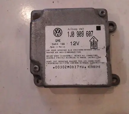 Volkswagen PASSAT B5 Airbag control unit/module 1J0909607