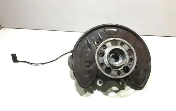 Mercedes-Benz C AMG W205 Rear wheel hub A2053572500 A2055467380