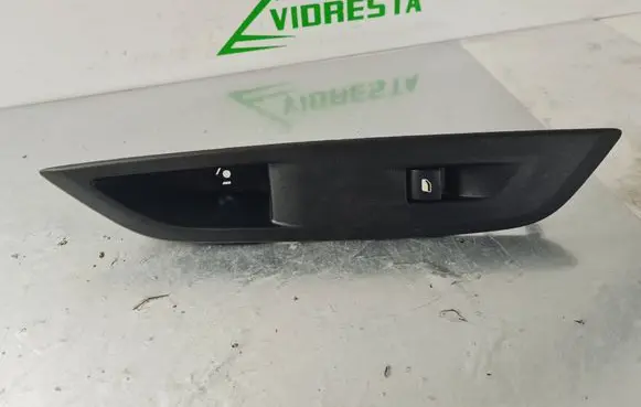 Peugeot 208 Electric window control switch 98044803ZD