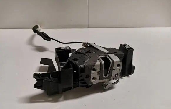 Ford Fusion II Front door lock AE8A5421813