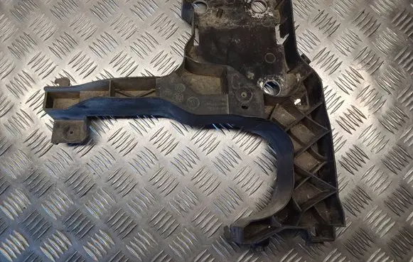 Renault Scenic II - Grand scenic II Headlight/headlamp mounting bracket 8200137495