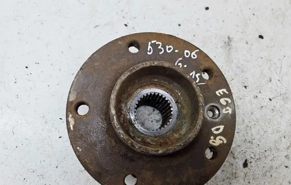 BMW 5 E60 E61 Rear wheel hub