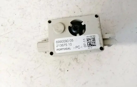 Antenna control unit
