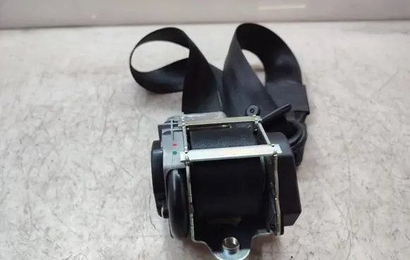Audi Q7 4L Front seatbelt 606727200 4L1857705D