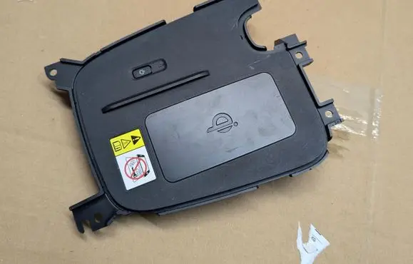 Toyota Yaris Wireless charging module 