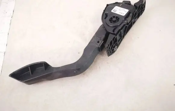 Volvo V40 Accelerator throttle pedal 31280596 6pv010368-24
