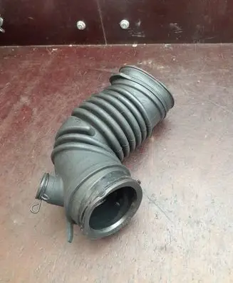 Toyota Avensis T270 Turbo air intake inlet pipe/hose 178810R020