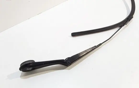 Ford Focus Windshield/front glass wiper blade BM5117526BB