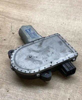 Mitsubishi Pajero Rear door window regulator motor 0620200650