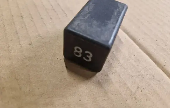 Volkswagen PASSAT B4 Other relay 191957917