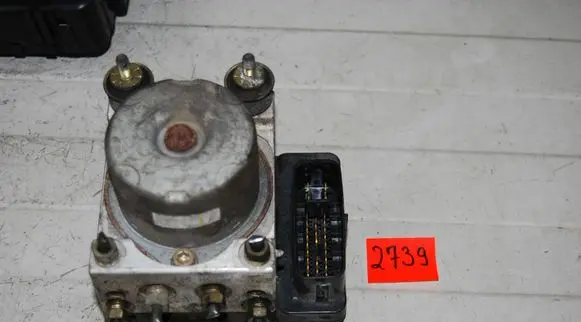 Mazda 323 ABS Pump 4364851 2059248