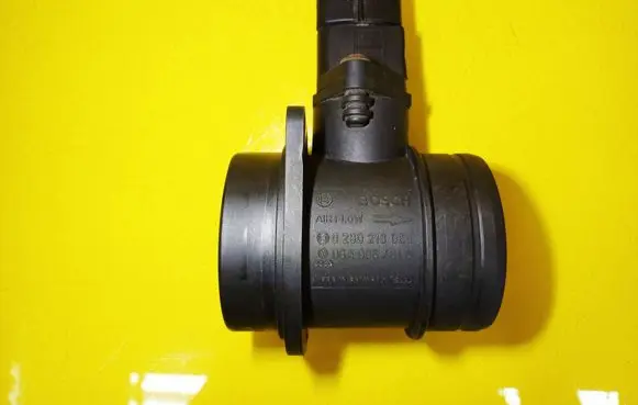 Volkswagen Transporter - Caravelle T5 Mass air flow meter 06A906461G 0280218060