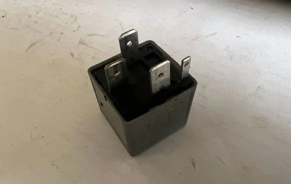 Volkswagen Transporter - Caravelle T4 Other relay 1J0906381A