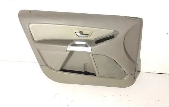 Volvo XC90 Front door card panel trim