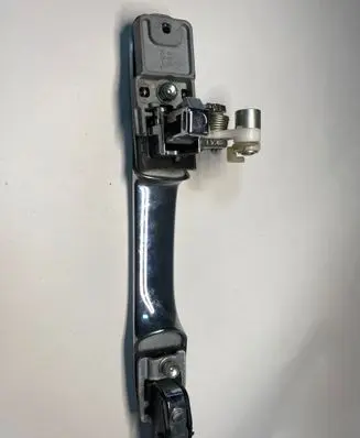Honda CR-V Front door exterior handle