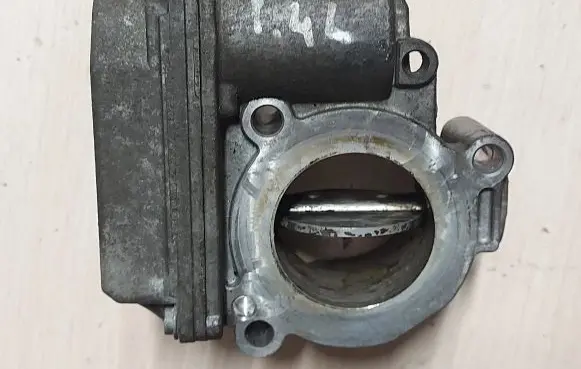 Skoda Fabia Mk2 (5J) Throttle valve