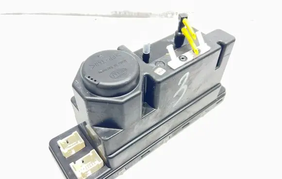 Mercedes-Benz E W210 Central locking vacuum pump 2108000448