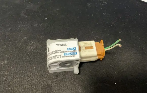 Suzuki SX4 Airbag deployment crash/impact sensor 3893080J10000 5WK43662 03070115