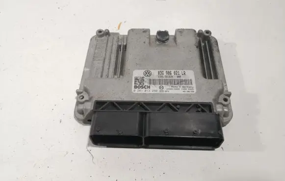 Volkswagen PASSAT B6 Engine control unit/module 03G906021LR 0281013260