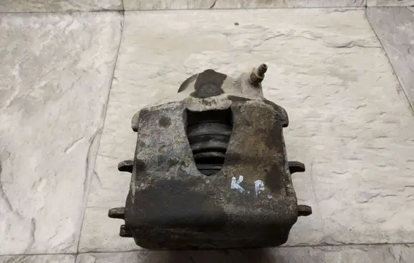 Skoda Octavia Mk1 (1U) Front brake caliper