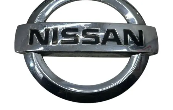 Manufacturer badge logo/emblem