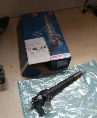 Volkswagen Amarok Fuel injector 0986435 0986435166