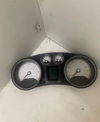 Peugeot 308 Speedometer (instrument cluster) 9665107680