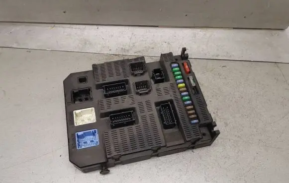 Citroen C4 I Fuse module 9659285580