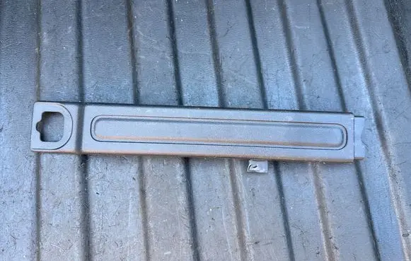 Land Rover Discovery 5 Centre console side trim rear HY3246067B
