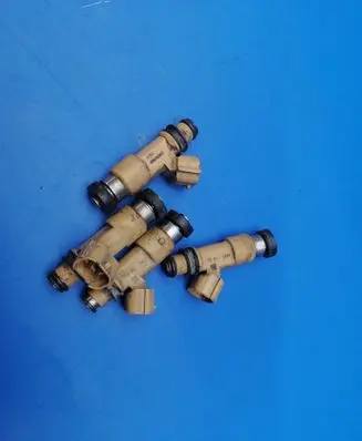 Subaru Legacy Fuel injector 009032804 009032802
