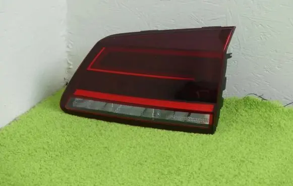 Volkswagen Golf Sportsvan Tailgate rear/tail lights 510945094AA