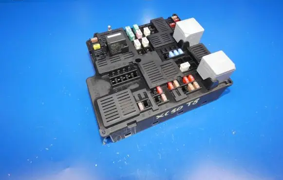 Volvo XC90 Fuse module 31473588 16040