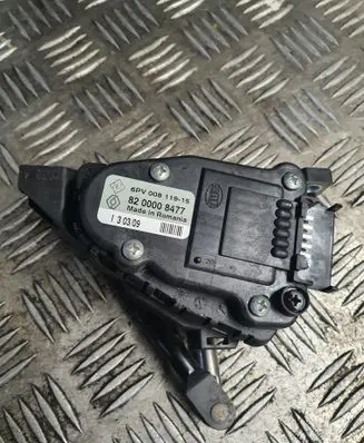 Renault Trafic II (X83) Accelerator throttle pedal 8200008477