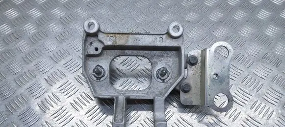 Nissan Micra K14 Engine mounting bracket