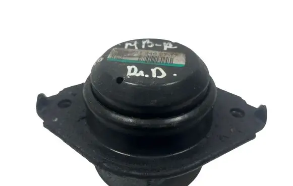 Mercedes-Benz R W251 Engine mount bracket A2512402717