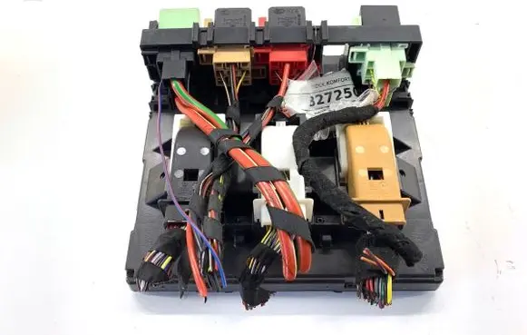 Volkswagen Tiguan Central body control module 5K0937086Q