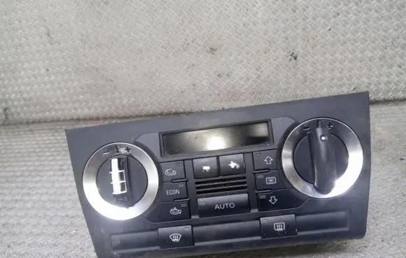 Audi A3 S3 A3 Sportback 8P Climate control unit 8P0820043AC