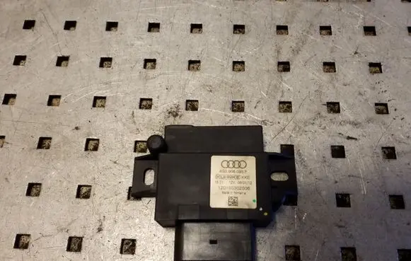 Audi A6 C7 Fuel pump relay 4G0906093F