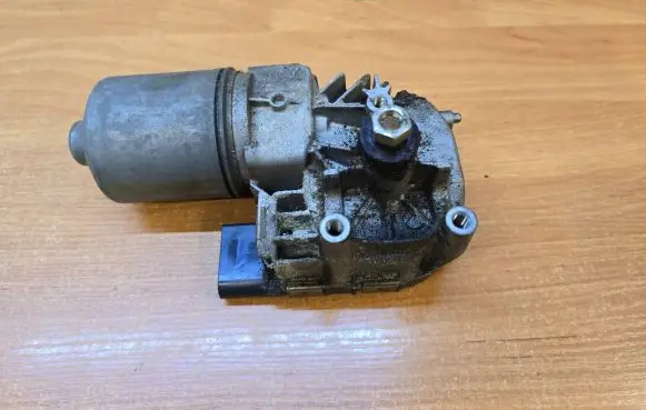 Volvo XC70 Front wiper linkage and motor 1397220522