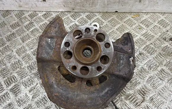 Mercedes-Benz A W169 Front wheel hub