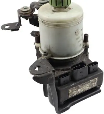 Skoda Fabia Mk1 (6Y) Power steering pump 6Q0423155AA