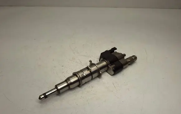 BMW X5 E70 Fuel injector 13537585261 13538616079 13537565138