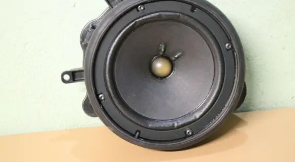 Audi A3 S3 8P Front door speaker 8E0035411A