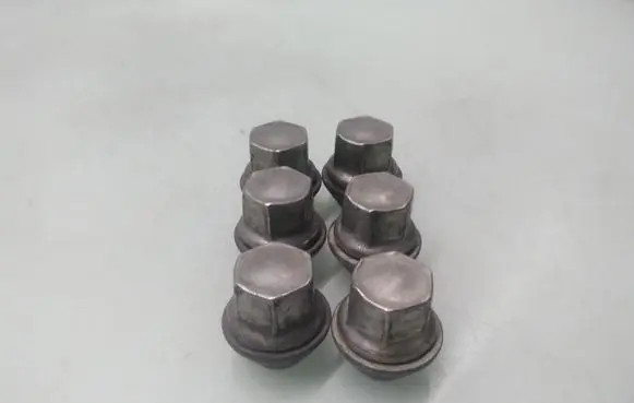 Ford Focus Nuts/bolts 