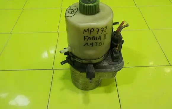 Skoda Fabia Mk2 (5J) Power steering pump 6Q1423051CE MP772